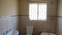 Main Bathroom - 7 square meters of property in Bedworth Park