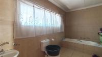 Main Bathroom - 12 square meters of property in Tedstone Ville