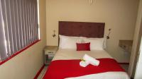 Main Bedroom - 13 square meters of property in St Micheals on Sea