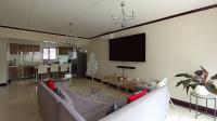 Lounges - 21 square meters of property in Maroeladal
