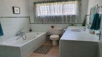 Bathroom 1 - 13 square meters of property in Umkomaas