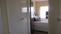 Main Bedroom - 21 square meters of property in Kew