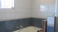 Main Bathroom - 7 square meters of property in Beverley Gardens