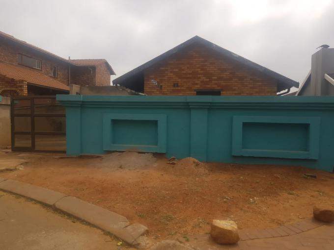 3 Bedroom House for Sale For Sale in Protea North - MR473962