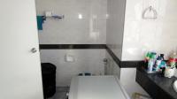 Main Bathroom - 9 square meters of property in South Beach