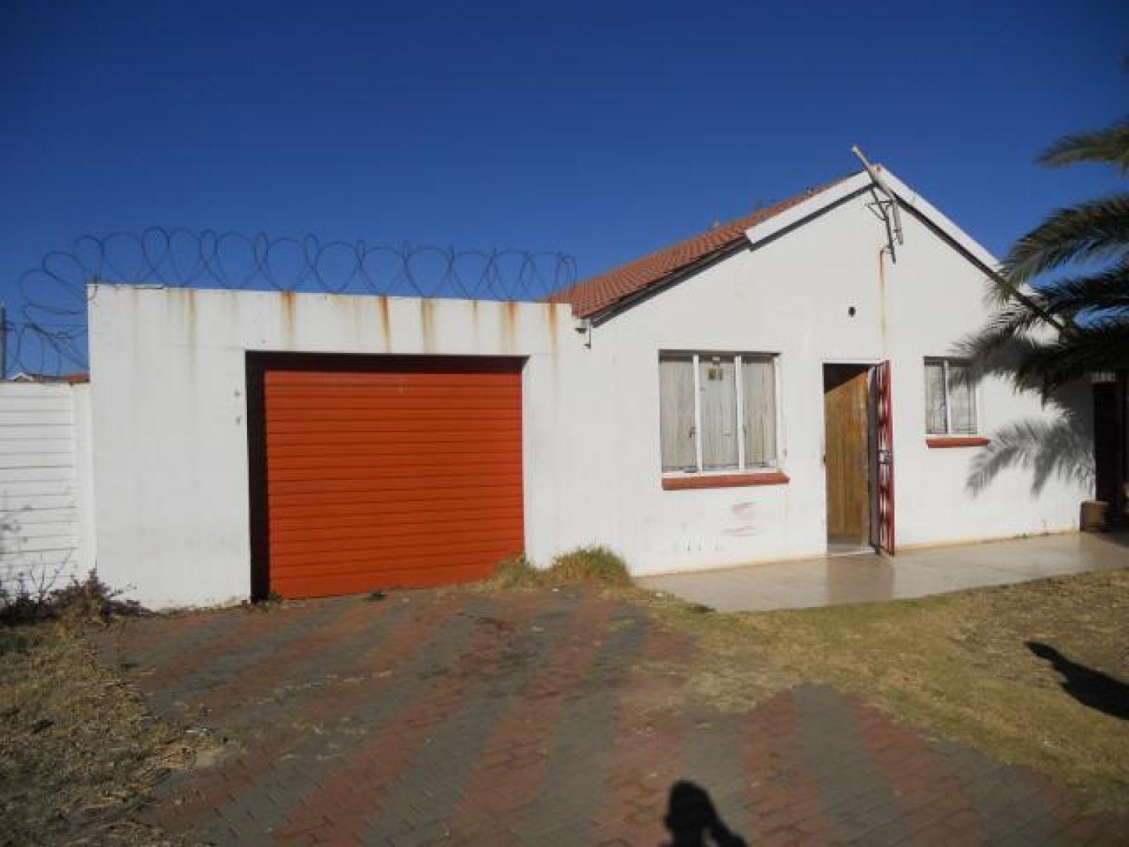 Front View of property in Lenasia