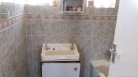 Bathroom 2 - 7 square meters of property in Lewisham