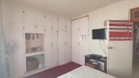 Main Bedroom - 23 square meters of property in Mondeor