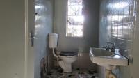 Bathroom 1 - 5 square meters of property in Turf Club