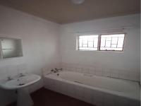 Bathroom 1 - 13 square meters of property in Geelhoutpark