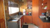 Kitchen - 17 square meters of property in Croydon