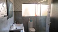 Bathroom 1 - 6 square meters of property in Croydon