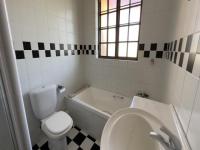 Bathroom 2 - 7 square meters of property in Parkwood