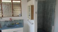 Main Bathroom - 13 square meters of property in Mooilande AH