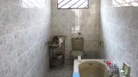 Bathroom 3+ of property in Parkhill Gardens