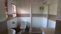 Bathroom 3+ - 28 square meters of property in La Mercy
