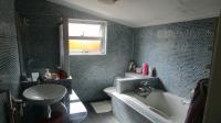 Bathroom 3+ - 6 square meters of property in Cato Manor 