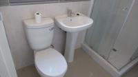 Main Bathroom - 4 square meters of property in Delmore Park