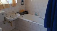 Main Bathroom - 5 square meters of property in Grootvlei