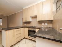 Kitchen of property in Sagewood