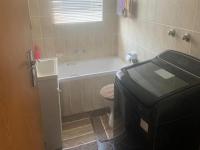 Bathroom 1 of property in Horison View