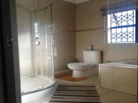 Bathroom 2 of property in Chatsworth - KZN