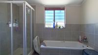 Main Bathroom - 9 square meters of property in Willow Glen