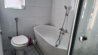 Bathroom 1 - 8 square meters of property in Zonnebloem