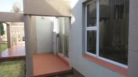 Patio - 6 square meters of property in Meredale