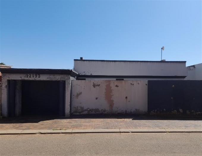 Standard Bank SIE Sale In Execution 3 Bedroom House for Sale in Lenasia - MR506910
