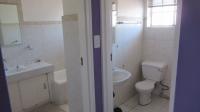 Bathroom 1 - 5 square meters of property in Kew