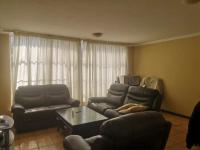 Lounges - 29 square meters of property in Wonderboom South