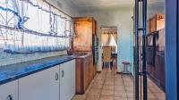 Kitchen - 18 square meters of property in Witpoortjie