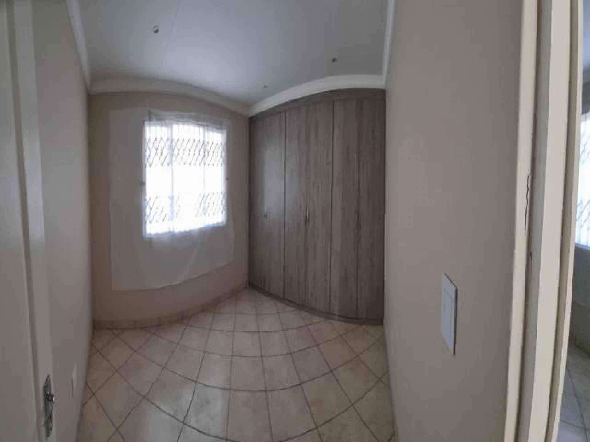 Bed Room 1 of property in Trenance Park