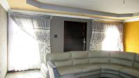 Lounges - 32 square meters of property in Chantelle