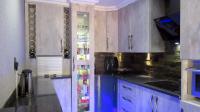Kitchen - 16 square meters of property in Chantelle