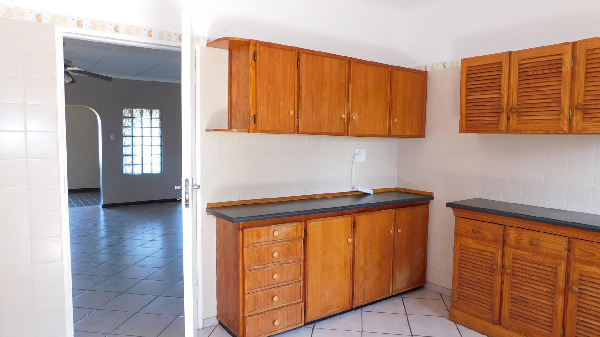 Kitchen - 32 square meters of property in Palm Beach