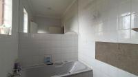 Main Bathroom - 5 square meters of property in Ohenimuri