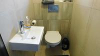 Guest Toilet - 2 square meters of property in La Lucia