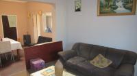 Lounges - 30 square meters of property in Daleside