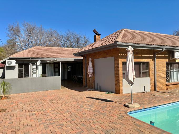 9 Bedroom Freehold Residence for Sale For Sale in Wilkoppies - MR522092