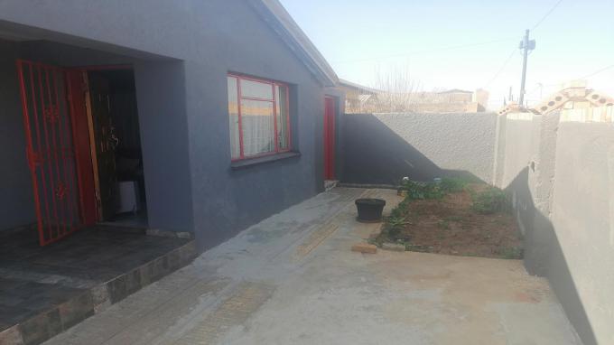 2 Bedroom House to Rent in Soweto - Property to rent - MR525450