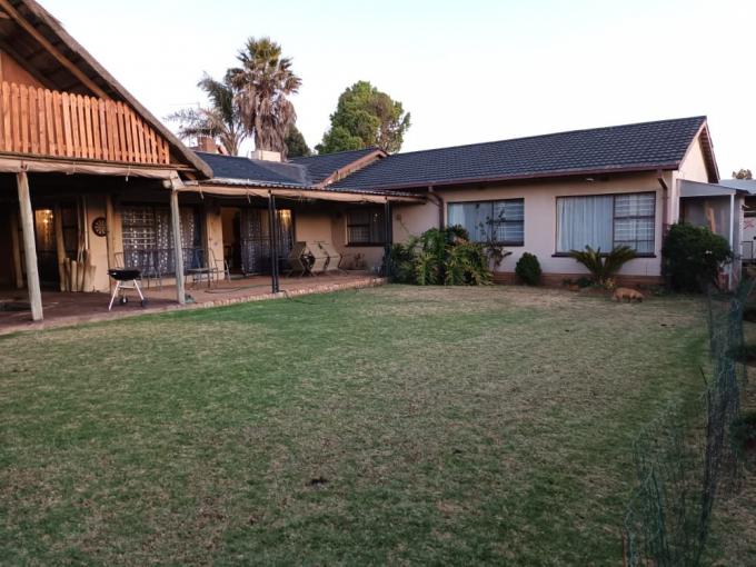 3 Bedroom House for Sale For Sale in Witpoortjie - MR526325