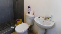 Bathroom 1 - 16 square meters of property in Bothas Hill 