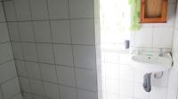 Bathroom 1 - 10 square meters of property in Florida