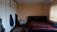 Main Bedroom - 17 square meters of property in Silverglen
