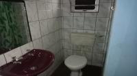 Bathroom 1 - 8 square meters of property in Silverglen