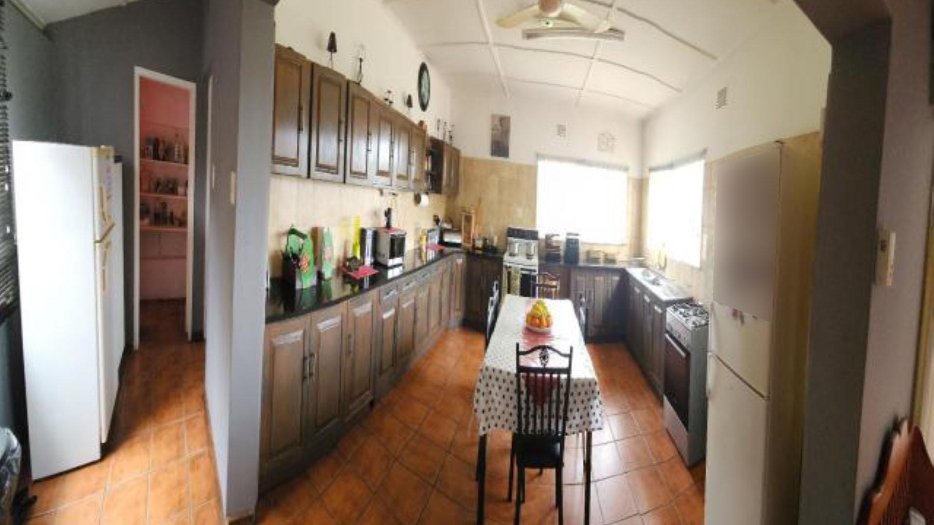 Kitchen of property in White River