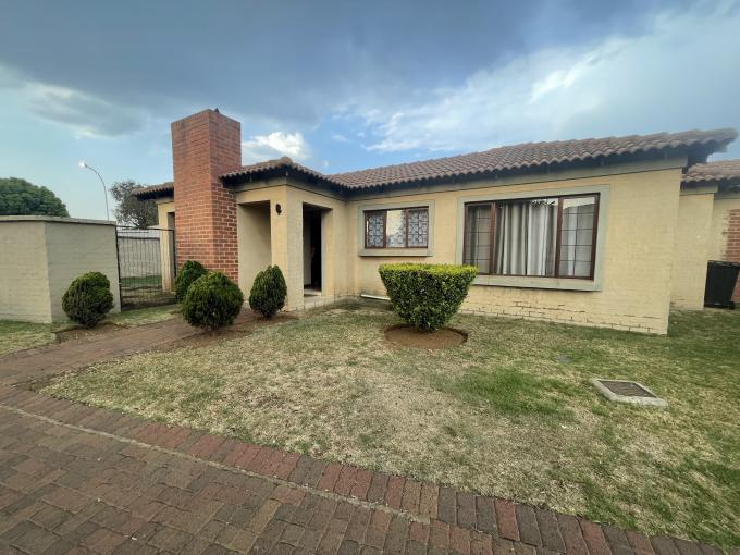 2 Bedroom Sectional Title for Sale For Sale in Delmas - MR536733