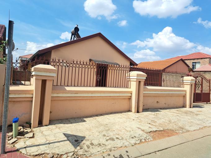 3 Bedroom House for Sale For Sale in Mabopane - MR537406